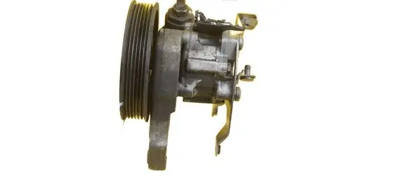 BMW X3 E83 Power steering pump M57D30