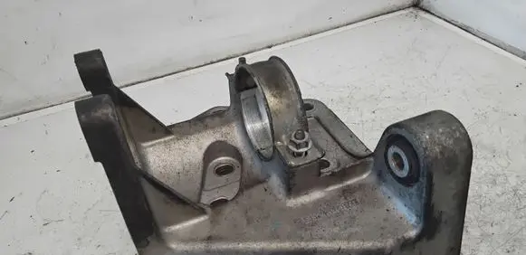 Land Rover Range Rover Evoque L538 Engine mounting bracket 3J324H473AD