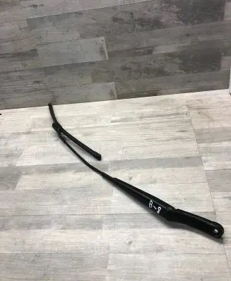 Volkswagen PASSAT B8 Front wiper blade arm 3G1955410