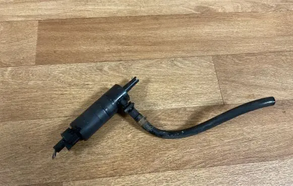 Chrysler Voyager Windshield washer spray nozzle 