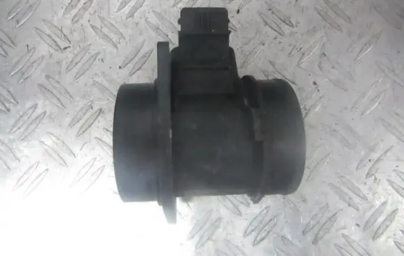 Renault Megane I Mass air flow meter 7700105010b 5wk9615