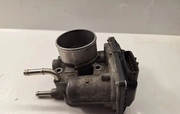Toyota Verso Throttle valve 261000R020 00481