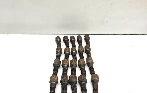 Citroen C4 II Picasso Nuts/bolts 