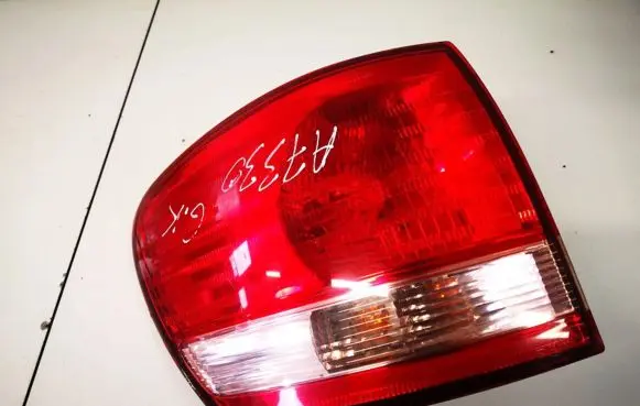 Toyota Avensis Verso Rear/tail lights