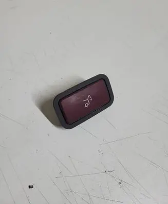 Mercedes-Benz E W211 Tailgate/boot open switch button 2118219551 31020302