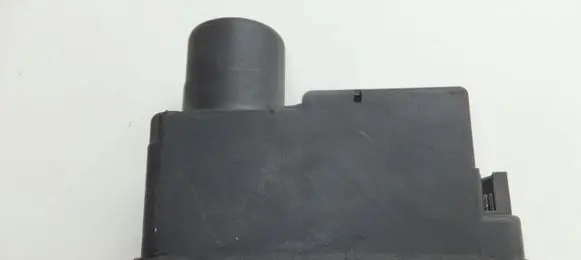 Volkswagen PASSAT B3 Central locking vacuum pump 357962257