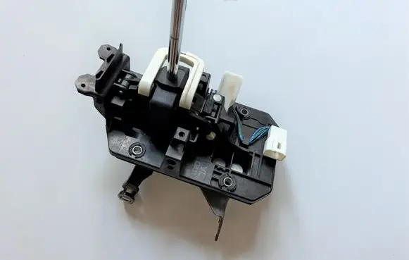 Subaru Forester SJ Gear shifter/selector 35111FJ000 35122FJ033 35113FJ000