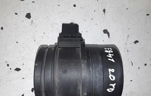BMW 1 E81 E87 Mass air flow meter 0281002567