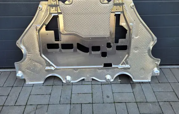 Porsche 718 Cayman 982 982c Engine splash shield/under tray 982825213D