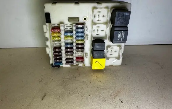 Ford Focus Fuse box set 98AG14A073CG 98AG14A073 518239801