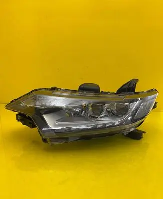 Mitsubishi Outlander Headlight/headlamp 8301C8-63