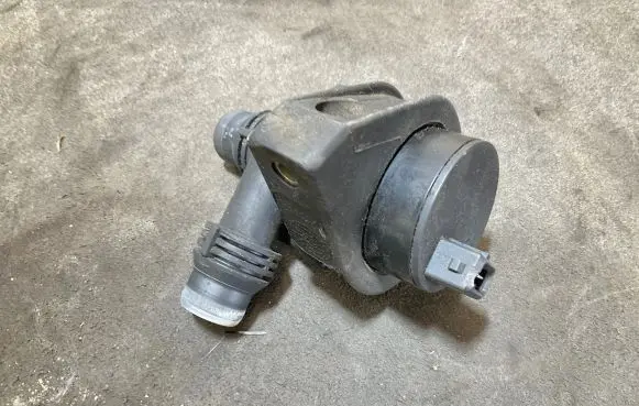 BMW X5 E70 Electric auxiliary coolant/water pump 9197085 70178340