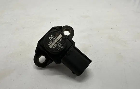 Mercedes-Benz E W211 Air pressure sensor A0071530028
