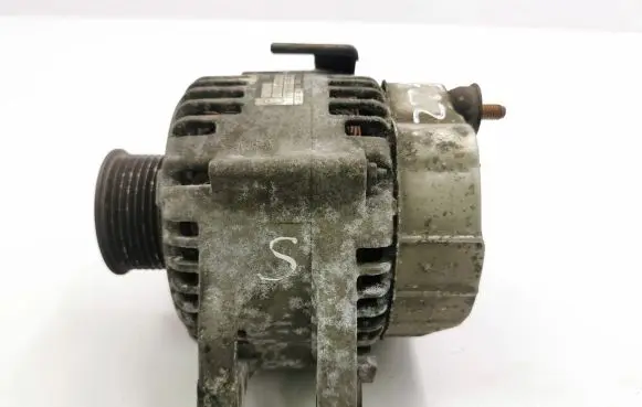 KIA Sorento Generator/alternator 373004A300 021319212