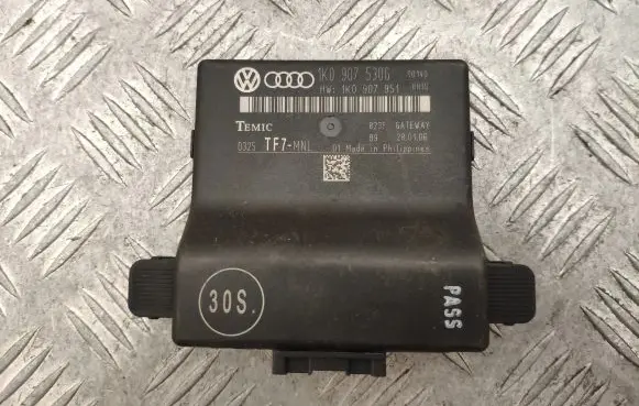 Audi A3 S3 8P Gateway control module 1K0907530G