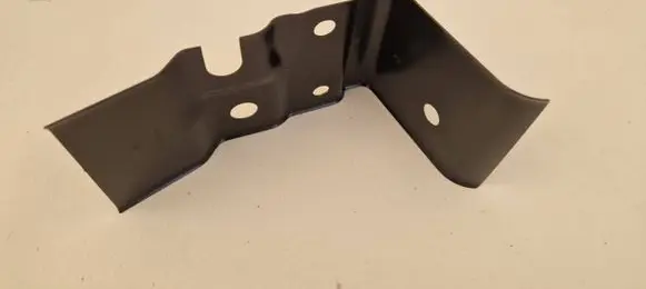 BMW 7 G11 G12 Radiator mount bracket 7425175
