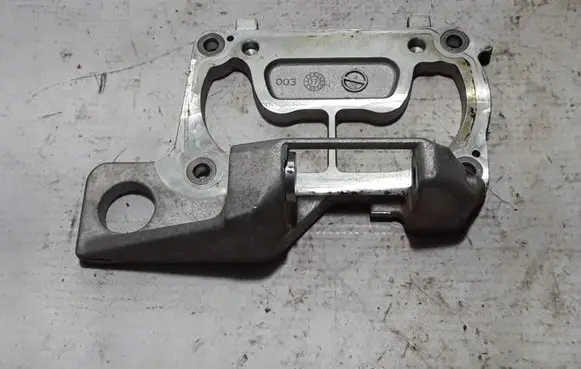 Volvo S90, V90 Engine mounting bracket 31459809