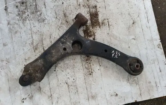 Toyota Corolla Verso E121 Front lower control arm/wishbone NOCODE