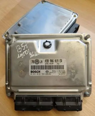 Volkswagen PASSAT B5.5 Engine control unit/module 038906019ER 28SA5122 0281010704