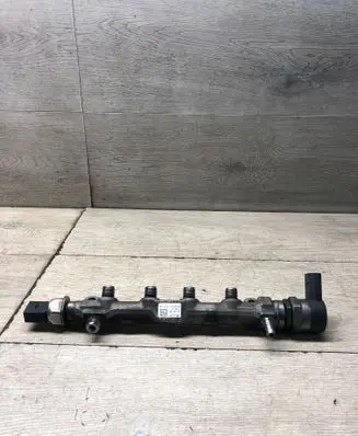 Volkswagen Golf VII Fuel main line pipe 057130764AB 0281006075 30062938