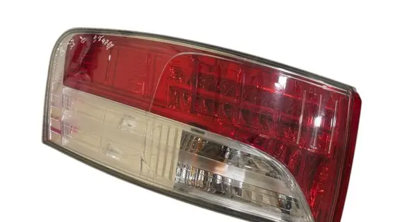 Toyota Avensis T270 Rear/tail lights