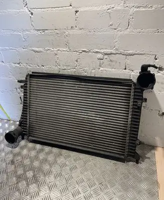 Volkswagen Jetta V Intercooler radiator 1K0145803