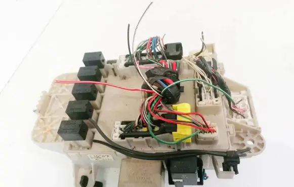 Toyota RAV 4 (XA20) Fuse box set 0449 8198050030