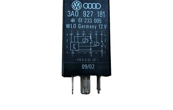 Volkswagen PASSAT B6 Other relay 3A0927181 61233005
