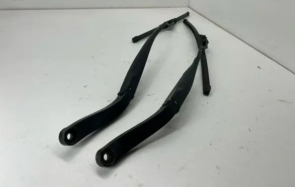 Jeep Compass Front wiper blade arm 68359566AD 68359567AD 68359567AA