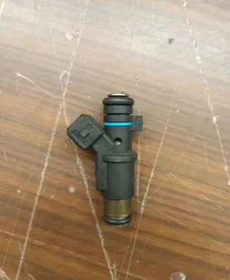 Citroen C3 Fuel injector 01f002a