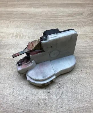 Volkswagen Caddy Front door lock 6K2837015G