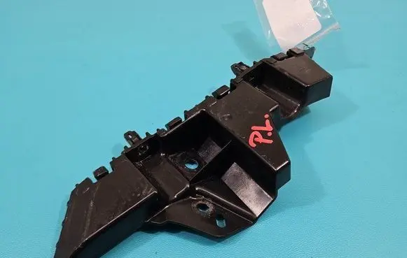 Front bumper mounting bracket