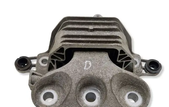 Opel Insignia B Engine mount bracket V07433