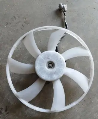 Toyota RAV 4 (XA40) Electric radiator cooling fan 1636326030