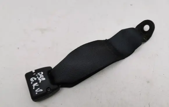 Mitsubishi Outlander Rear seatbelt buckle