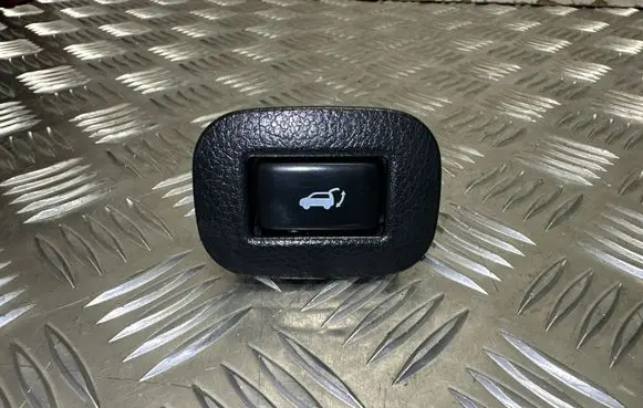 Nissan X-Trail T32 Tailgate/boot open switch button 