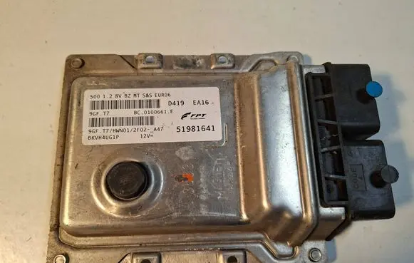 Fiat 500 Engine control unit/module ECU 51981641 9GFT7 HWN01