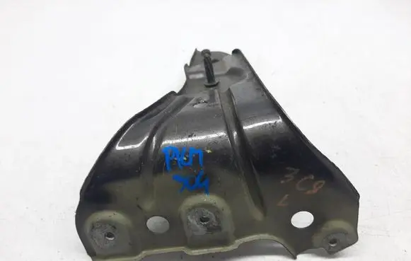 Volkswagen PASSAT CC Fender mounting bracket 3C8821141