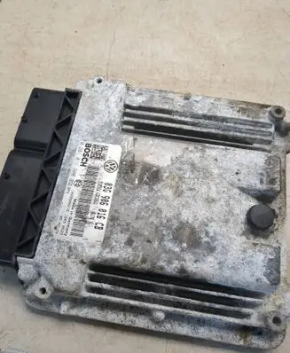 Volkswagen Touran I Engine control unit/module 03G906016CB 1039S06216 0281011900