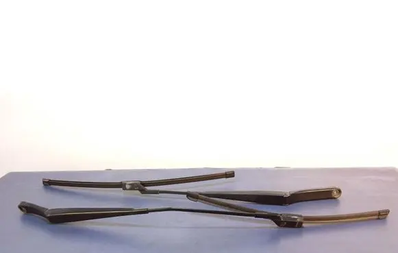 Volkswagen Eos Front wiper blade arm 1Q1955409