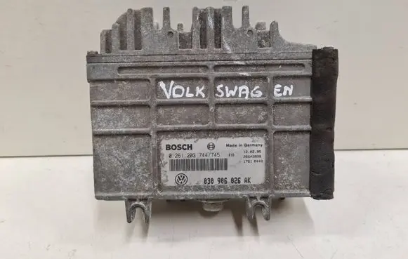 Volkswagen Polo III 6N 6N2 6NF Engine control unit/module 030906026AK 0261203744 0261203745