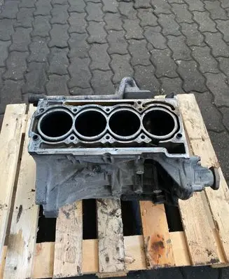 Volkswagen Golf V Engine block 