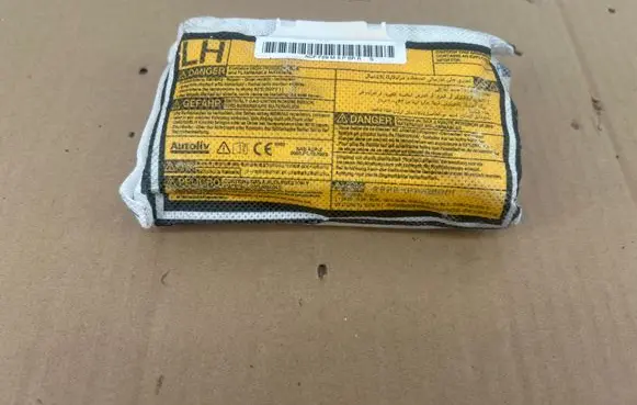 Toyota Avensis T270 Seat airbag 0080P1120003 ACFF29M5PBPRS