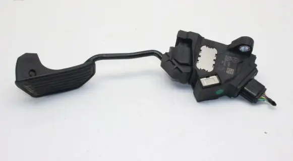 Toyota Avensis T270 Accelerator throttle pedal 7811002150