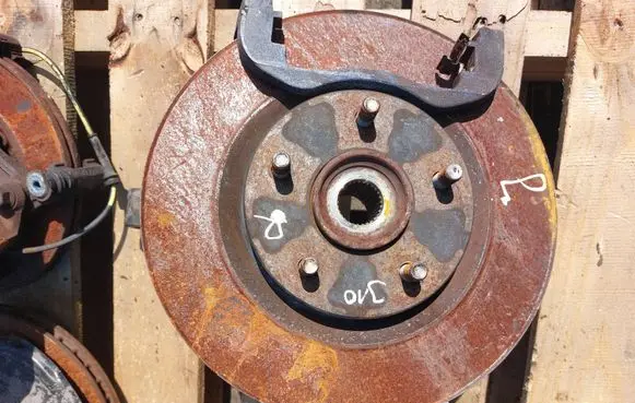 Nissan Qashqai Front wheel hub spindle knuckle