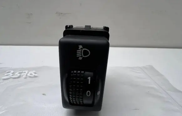 Nissan X-Trail T31 Headlight level height control switch 7Y27B