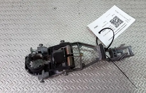 Rear door exterior handle/bracket