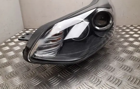 KIA Sportage Headlight/headlamp 92101F1100