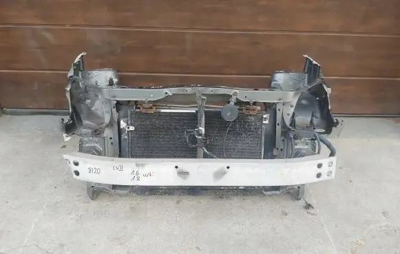 Toyota Corolla Verso E121 Front bodywork piece 