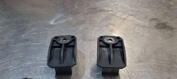 BMW 5 E39 Radiator mount bracket 171117403152